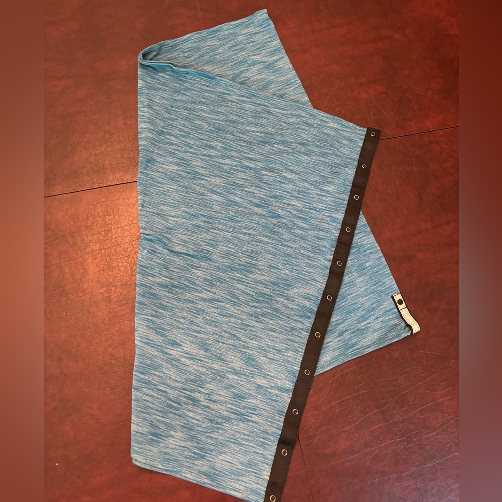 Lululemon Teal Snap Button Scarf